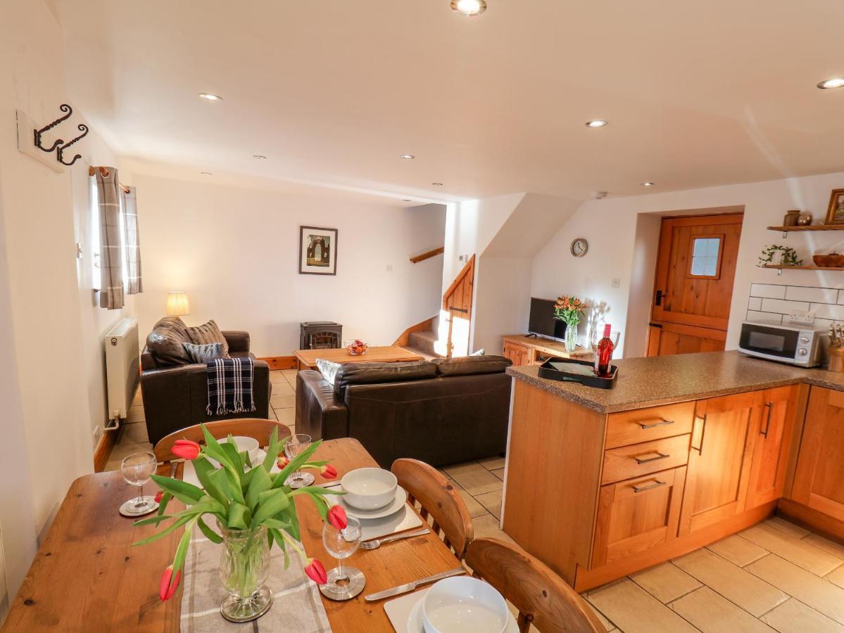 Hayloft Cottage Staintondale Dış mekan fotoğraf