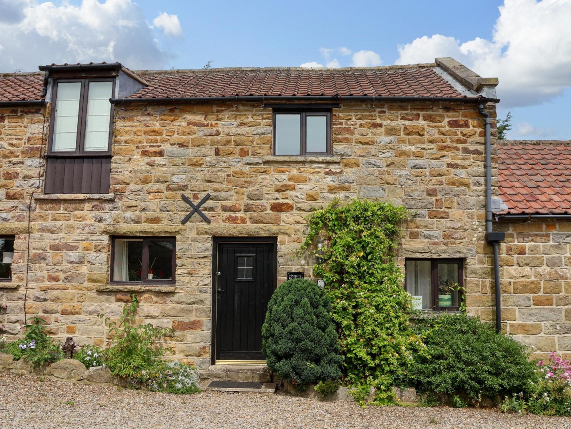 Hayloft Cottage Staintondale Dış mekan fotoğraf